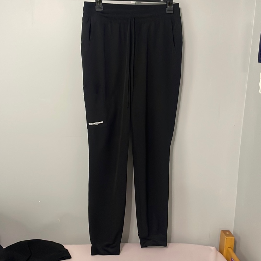 3 pairs sketcher scrub pants